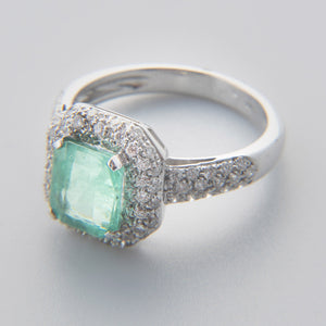 Anello in oro bianco con smeraldo e diamanti Oralba